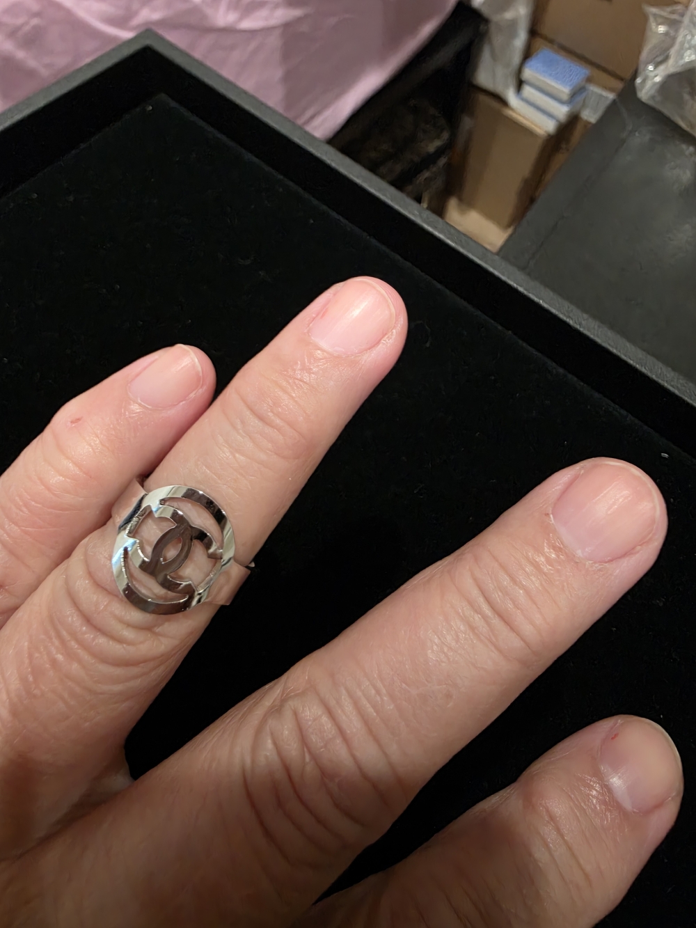 Silver Tone Interlocking Circle Ring - Women's Fashion Accessory